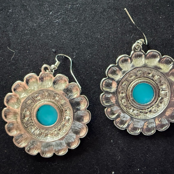 Women’s Turquoise Colored Costume Jewelry Earrings - Picture 2 of 2